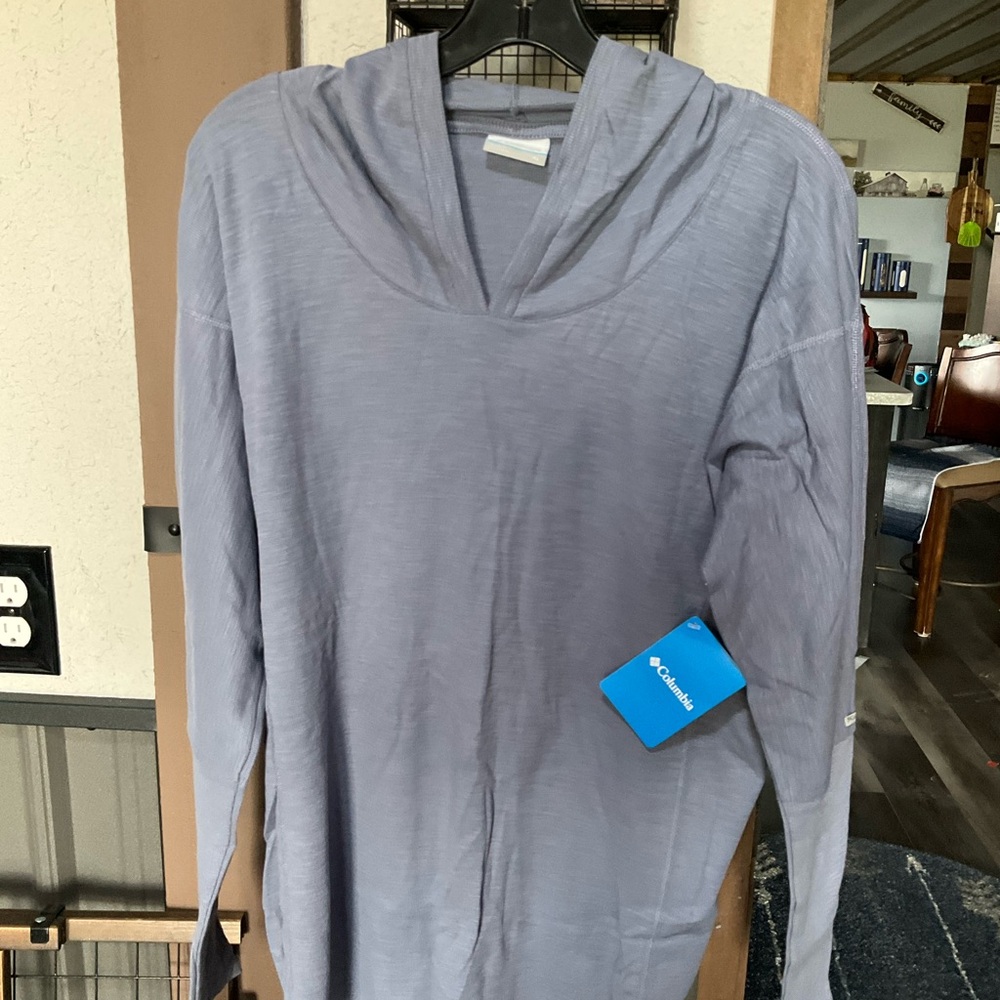 Columbia Women's Lavender Hooded V-Neck Pullover Sweater